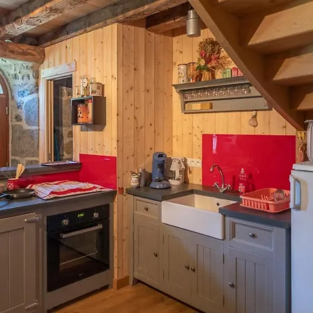 Maison De Caractere A 1000m D'altitude Avec Cour, Internet, Tv, Draps Fournis - Animaux Acceptes - Fr-1-742-319